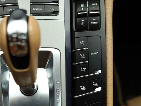 Used 2013 Porsche Panamera 4 Platinum Edition image 31