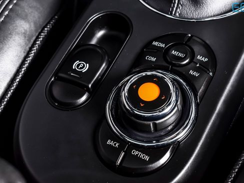 Used 2021 MINI Cooper SE w/ 8.8" Touchscreen Nav Package image 23