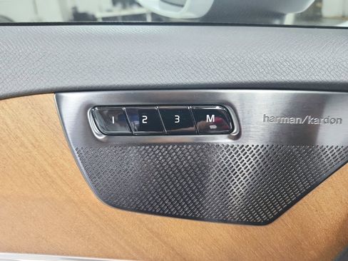 Used 2024 Volvo XC90 B5 Plus w/ Protection Package Premier image 21