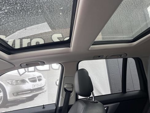 Used 2010 Mercedes-Benz GLK 350 4MATIC image 13