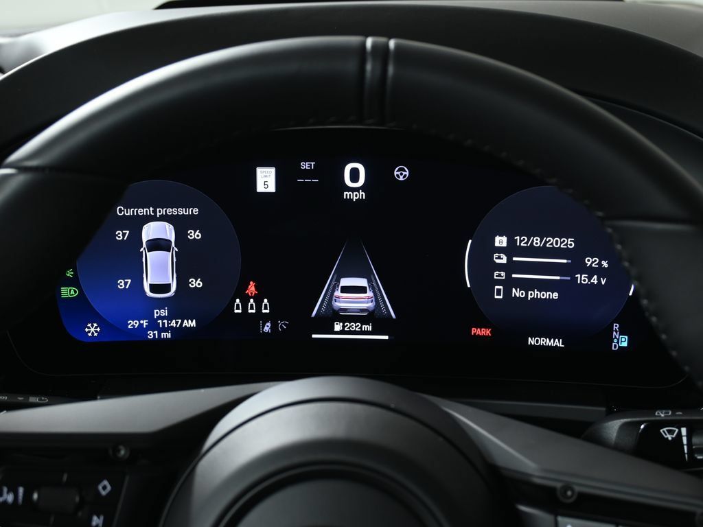 Used 2025 Porsche Macan 4S Electric AWD/4WD image 20