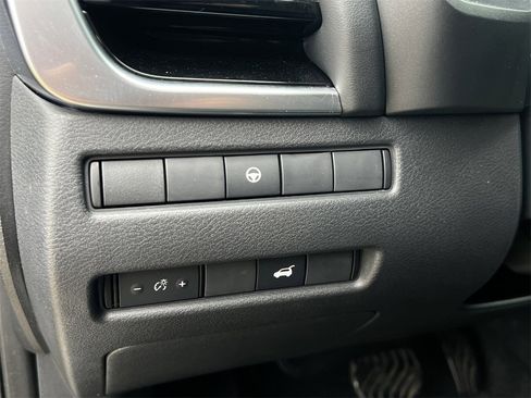 Certified 2022 Nissan Rogue SL w/ SL Premium Package image 14