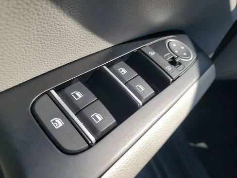 Used 2025 Kia Soul LX w/ LX Technology Package image 11