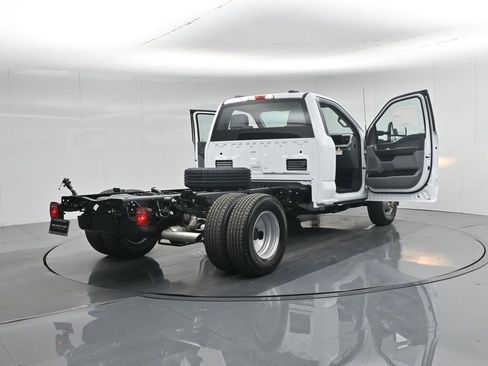 New 2026 Ford F350 XL w/ XL Chrome Package RWD image 22