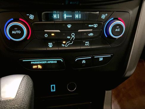 Used 2017 Ford Escape SE image 15