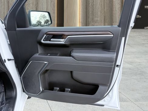 Used 2025 GMC Sierra 1500 SLT image 46