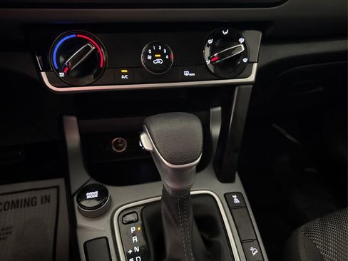 Used 2023 Kia Seltos LX image 40