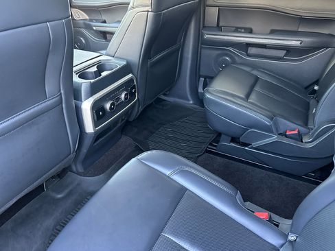 Used 2022 Ford Expedition XLT RWD image 27