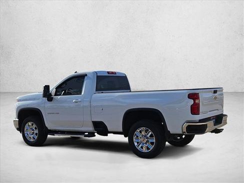 Used 2024 Chevrolet Silverado 2500 LT w/ Convenience Package image 8
