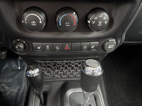 Used 2016 Jeep Wrangler Black Bear image 21