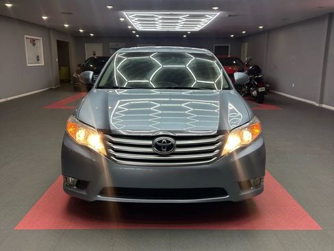 Used 2012 Toyota Avalon Limited image 8