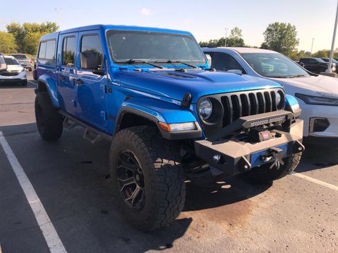 Used 2021 Jeep Gladiator Overland w/ Popular Equipment Package AWD/4WD image 3