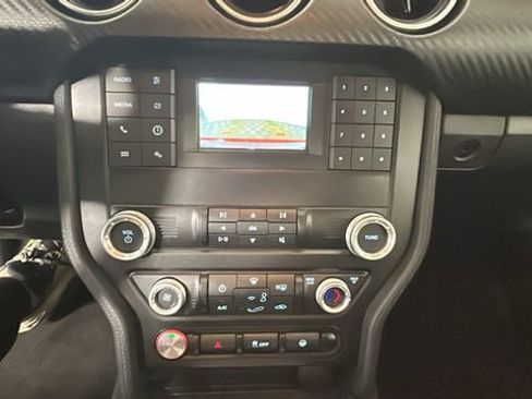 Used 2022 Ford Mustang Coupe RWD image 25