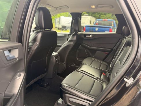 Used 2025 Ford Escape Platinum AWD/4WD image 13