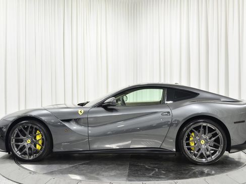 Used 2015 Ferrari F12 Berlinetta image 6