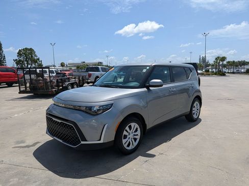 Certified 2024 Kia Soul LX FWD image 4