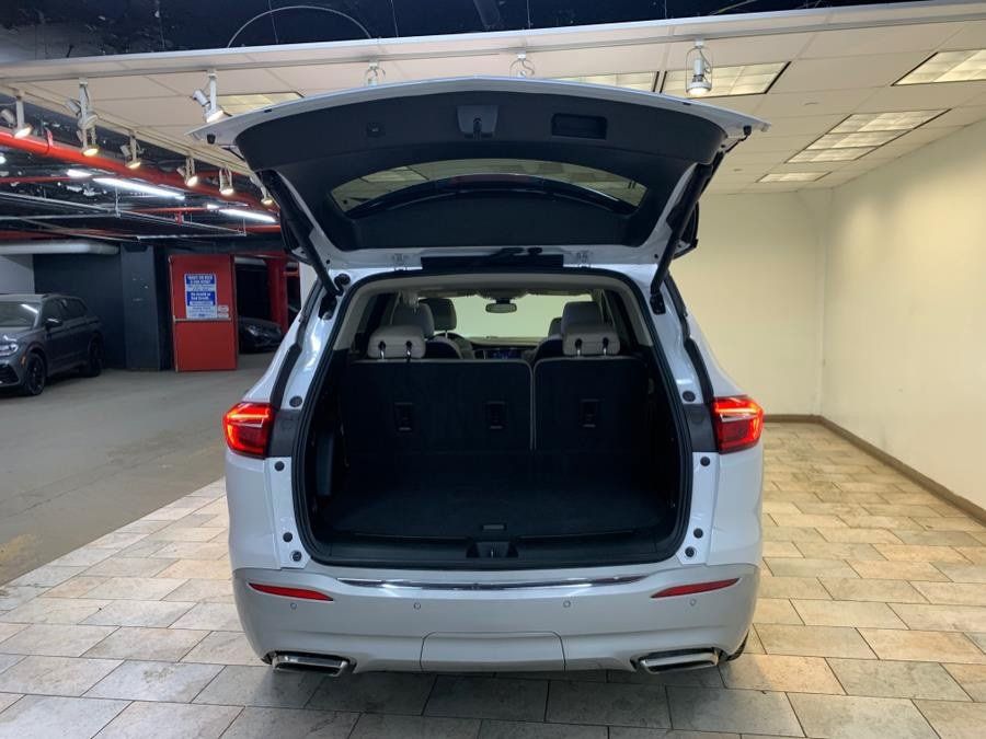 Used 2020 Buick Enclave Premium w/ Sun and Sites Package AWD/4WD image 33