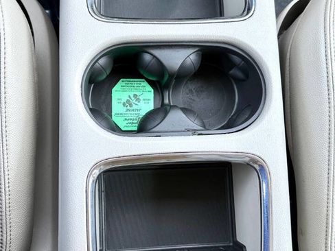 Used 2014 Chrysler Town & Country Touring-L w/ Driver Convenience Group image 22