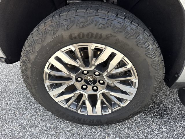 Used 2025 Chevrolet Tahoe Z71 AWD/4WD image 48