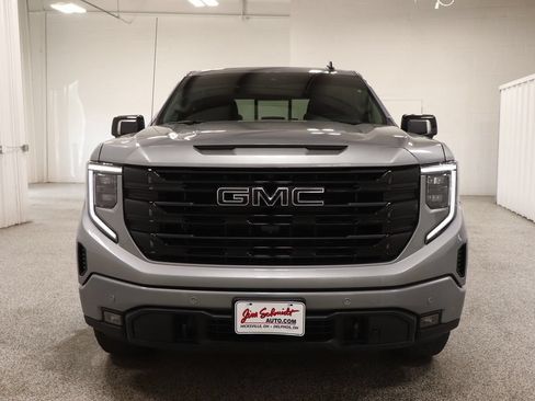 Used 2025 GMC Sierra 1500 Elevation w/ Elevation Premium Package AWD/4WD image 3