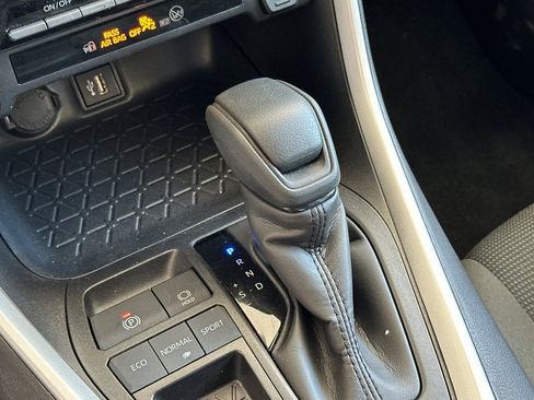 Used 2025 Toyota RAV4 LE image 21