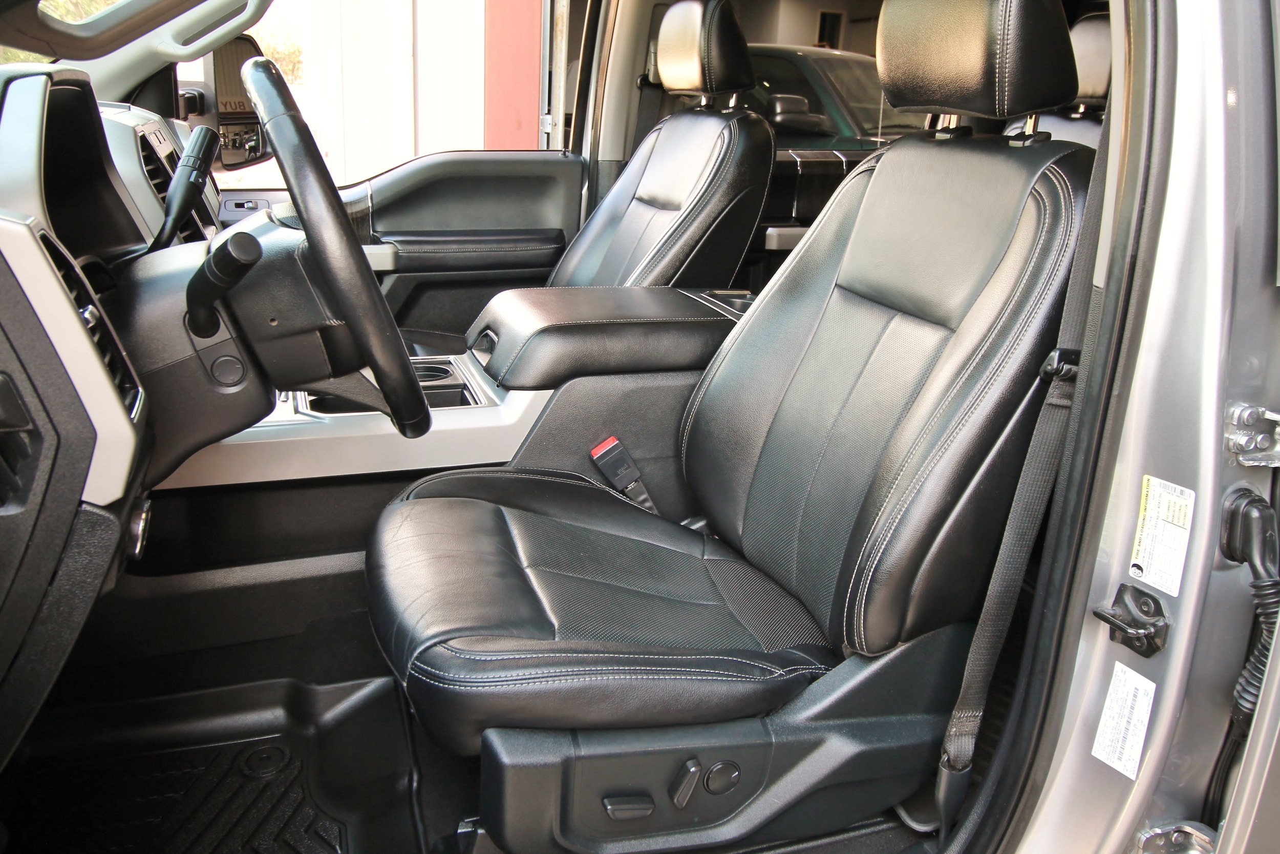 Used 2021 Ford F350 Lariat w/ Lariat Ultimate Package AWD/4WD image 23