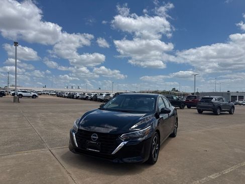 Certified 2025 Nissan Sentra SV FWD image 7