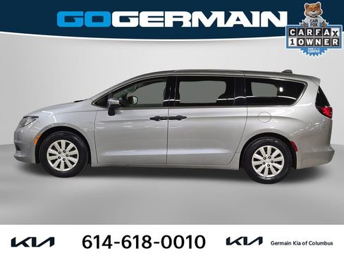 Used 2020 Chrysler Voyager L image 12