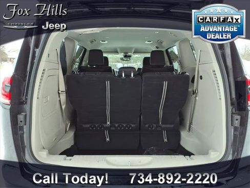 Certified 2024 Chrysler Pacifica Select image 10