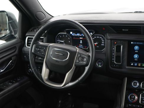 Used 2021 GMC Yukon XL Denali AWD/4WD image 15