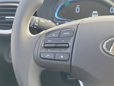 New 2026 Hyundai Venue SE image 5