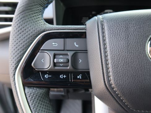 Used 2026 Toyota Sequoia Platinum AWD/4WD image 23