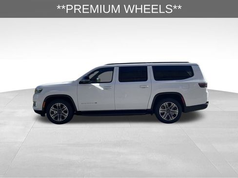 Used 2023 Jeep Wagoneer L Series II image 8