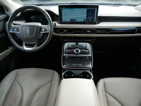 Used 2022 Lincoln Nautilus Reserve image 10