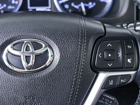 Used 2018 Toyota Highlander Limited Platinum FWD image 13