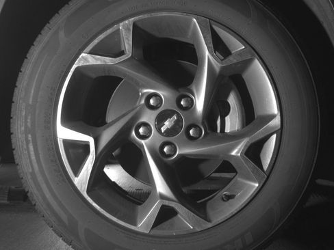 Used 2025 Chevrolet Trax LT FWD image 13