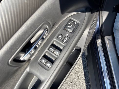 Used 2016 Mitsubishi Outlander ES image 39