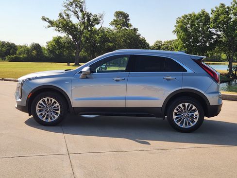 Certified 2025 Cadillac XT4 Premium Luxury FWD image 3