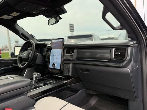 Used 2025 Ford F150 Lightning Platinum AWD/4WD image 22