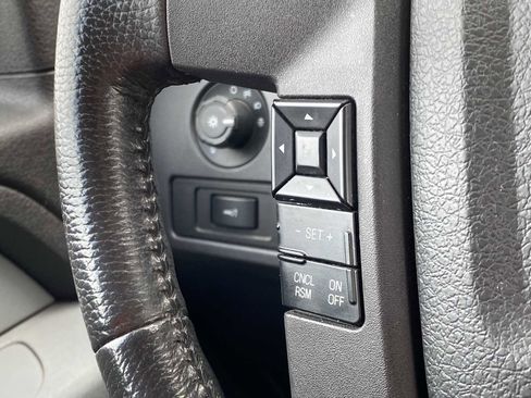 Used 2011 Ford F150 XLT w/ XLT Chrome Pkg image 32