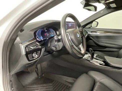 Used 2021 BMW 530e 530e iPerformance w/ Premium Package image 16