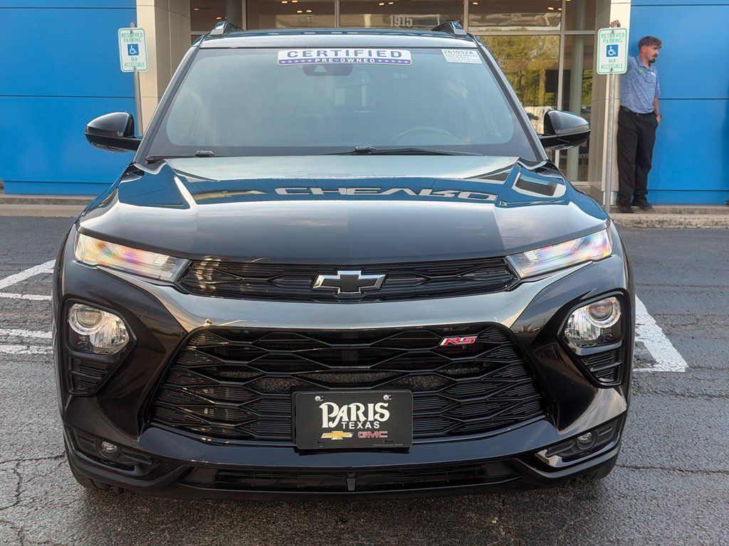 Used 2023 Chevrolet TrailBlazer RS w/ Sun and Liftgate Package FWD image 2