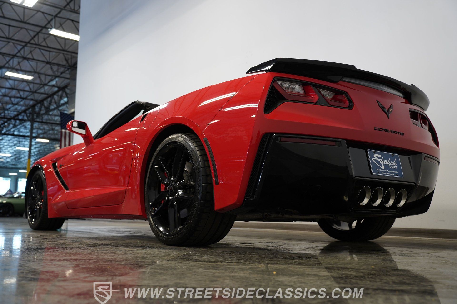 Used 2019 Chevrolet Corvette Stingray Convertible w/ Carbon Flash Badge Package RWD image 31