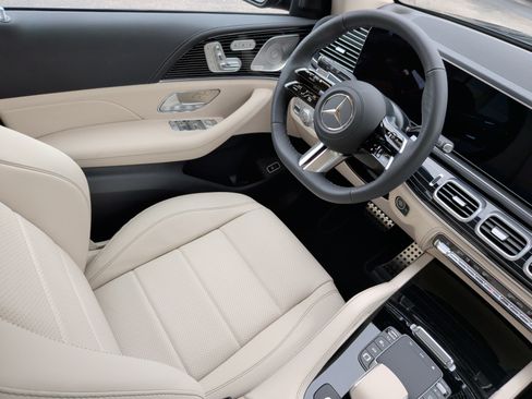 Used 2026 Mercedes-Benz GLS 450 4MATIC image 36