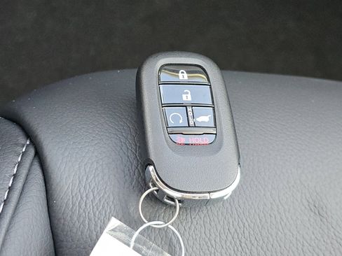 New 2025 Honda Pilot Touring image 36