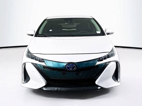 Used 2019 Toyota Prius Prime Plus FWD image 6