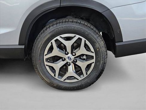 Used 2024 Subaru Forester Premium AWD/4WD image 23