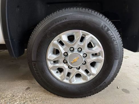 Used 2024 Chevrolet Silverado 2500 LTZ image 10