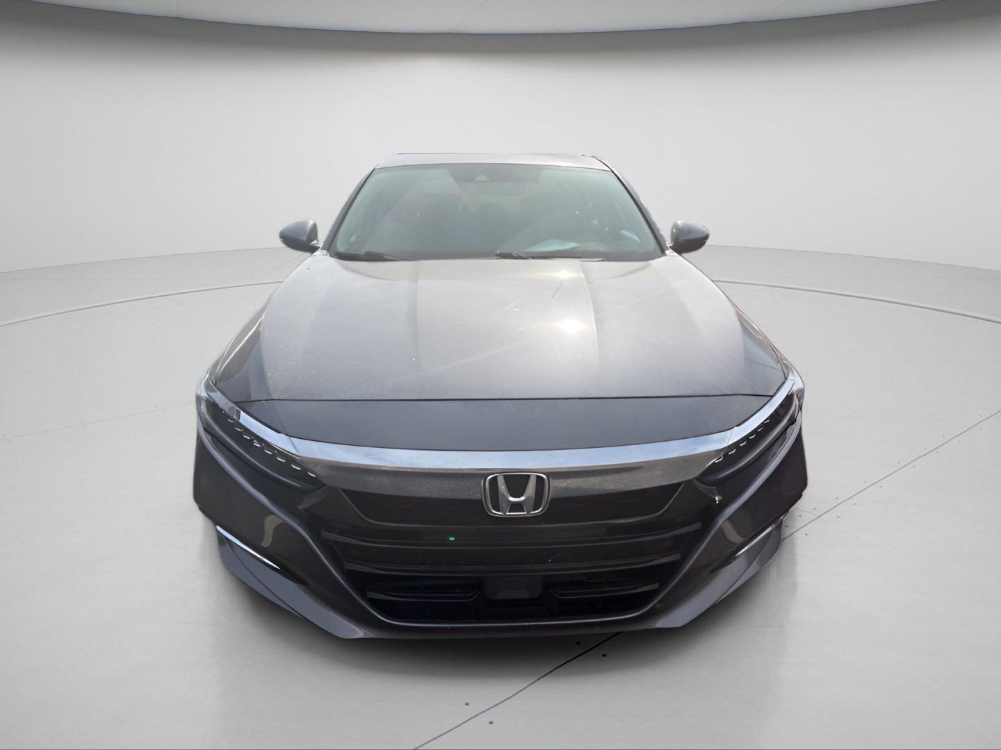 Used 2018 Honda Accord Touring image 2
