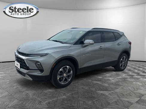 Used 2024 Chevrolet Blazer LT FWD image 1